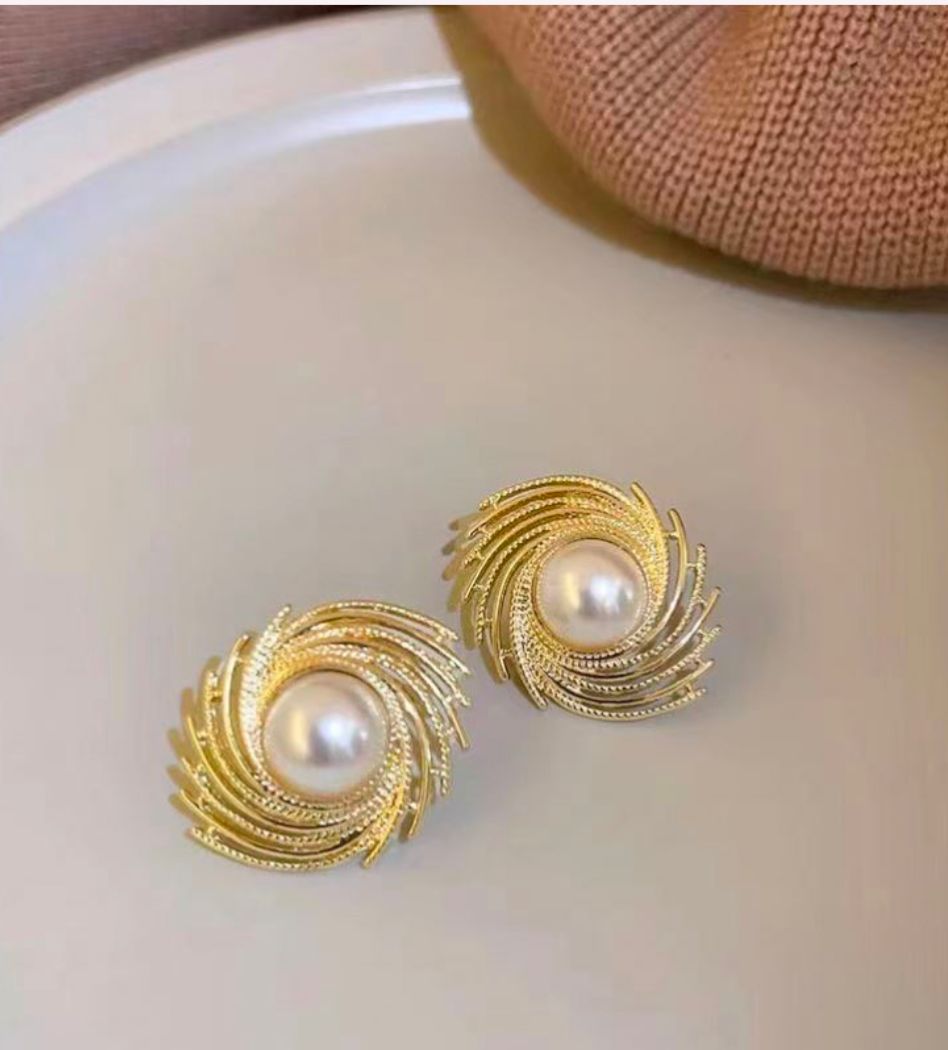 Swirl of Pearl studs