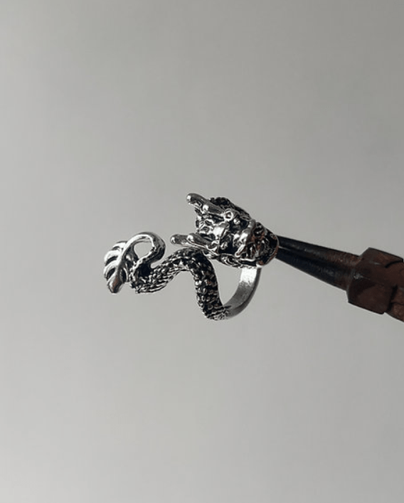 Flaring Dragon Ring - Peppy Chic