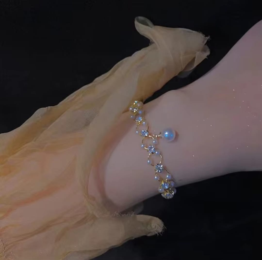 Lily Pearl Bracelet - Peppy Chic