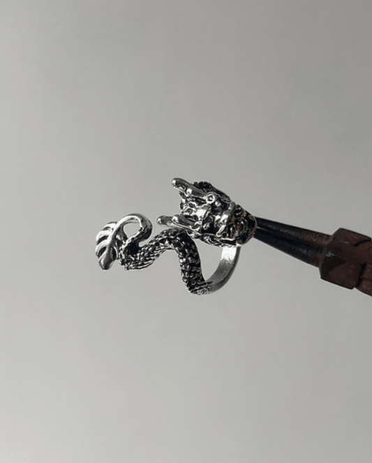 Flaring Dragon Ring - Peppy Chic