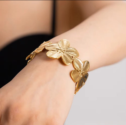 Floral Bangle Bracelet - Peppy Chic