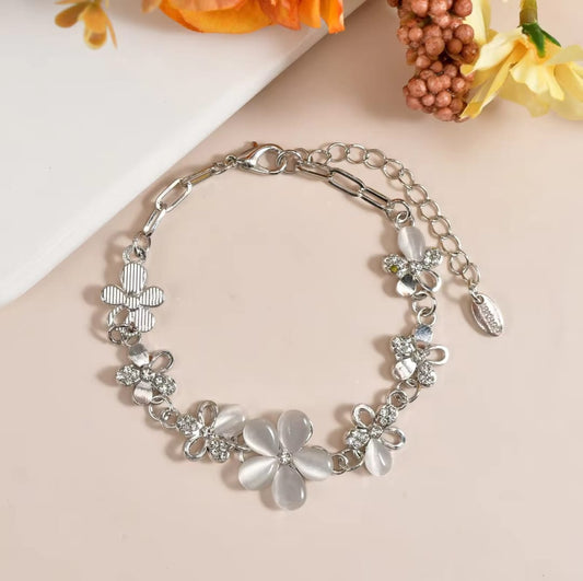 Frosted Bloom Bracelet - Peppy Chic