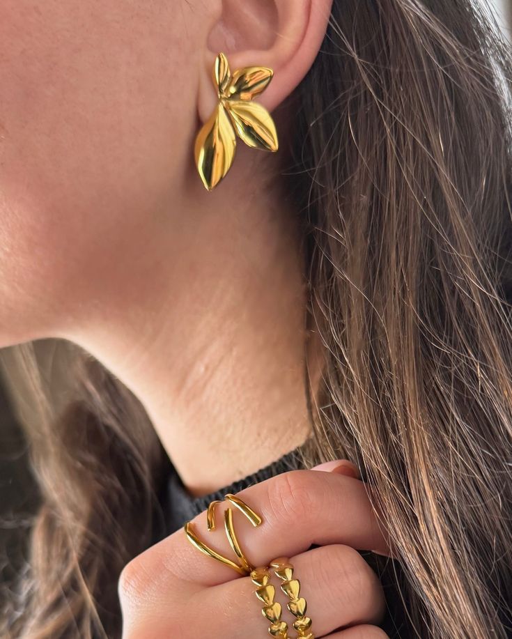 Half Leaf Chunky Earrings - Peppy Chic
