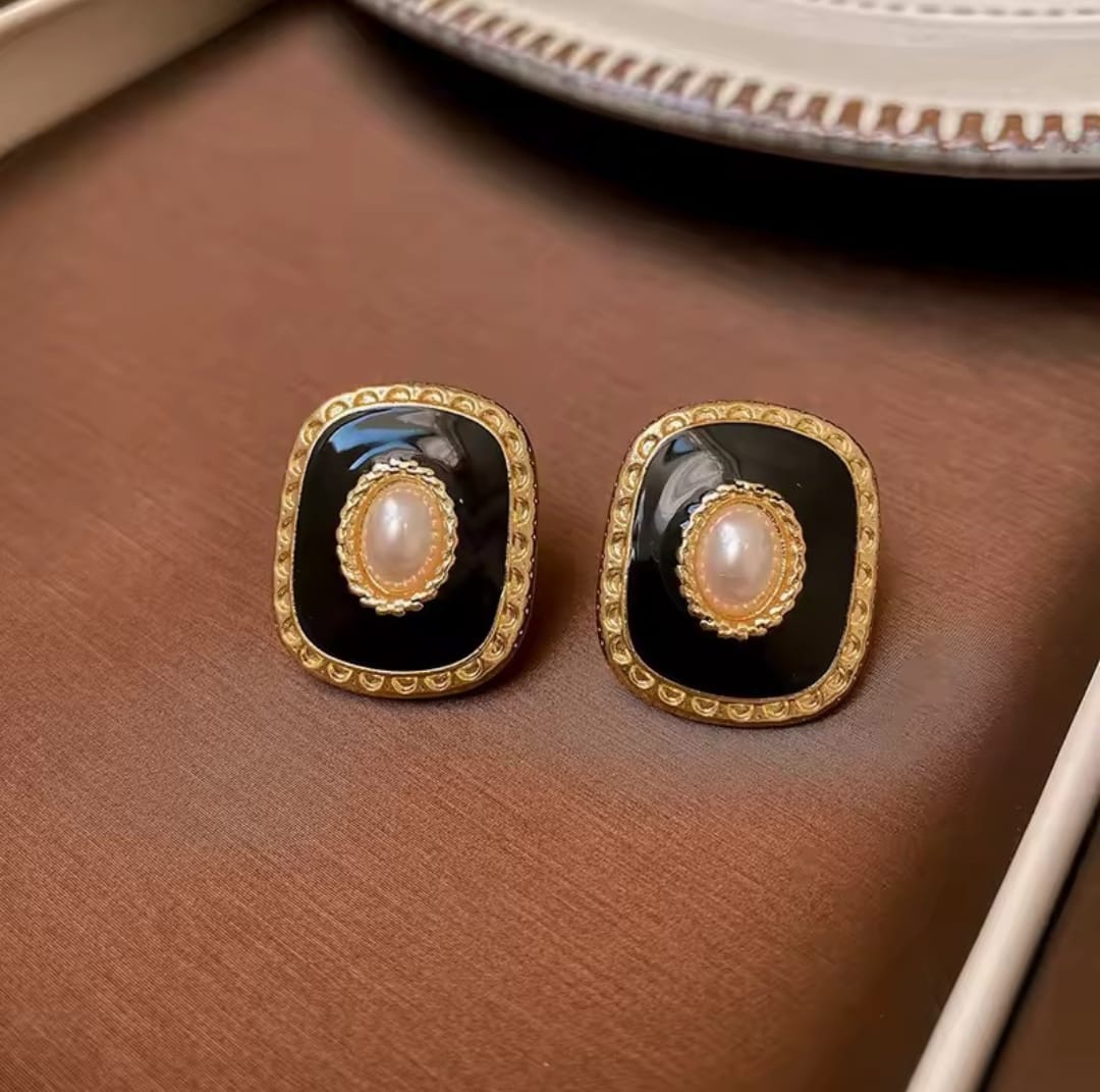 Minimal Statement Studs - Peppy Chic