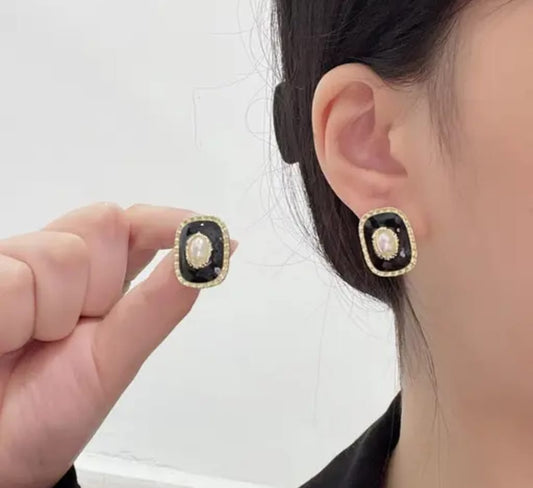 Minimal Statement Studs - Peppy Chic