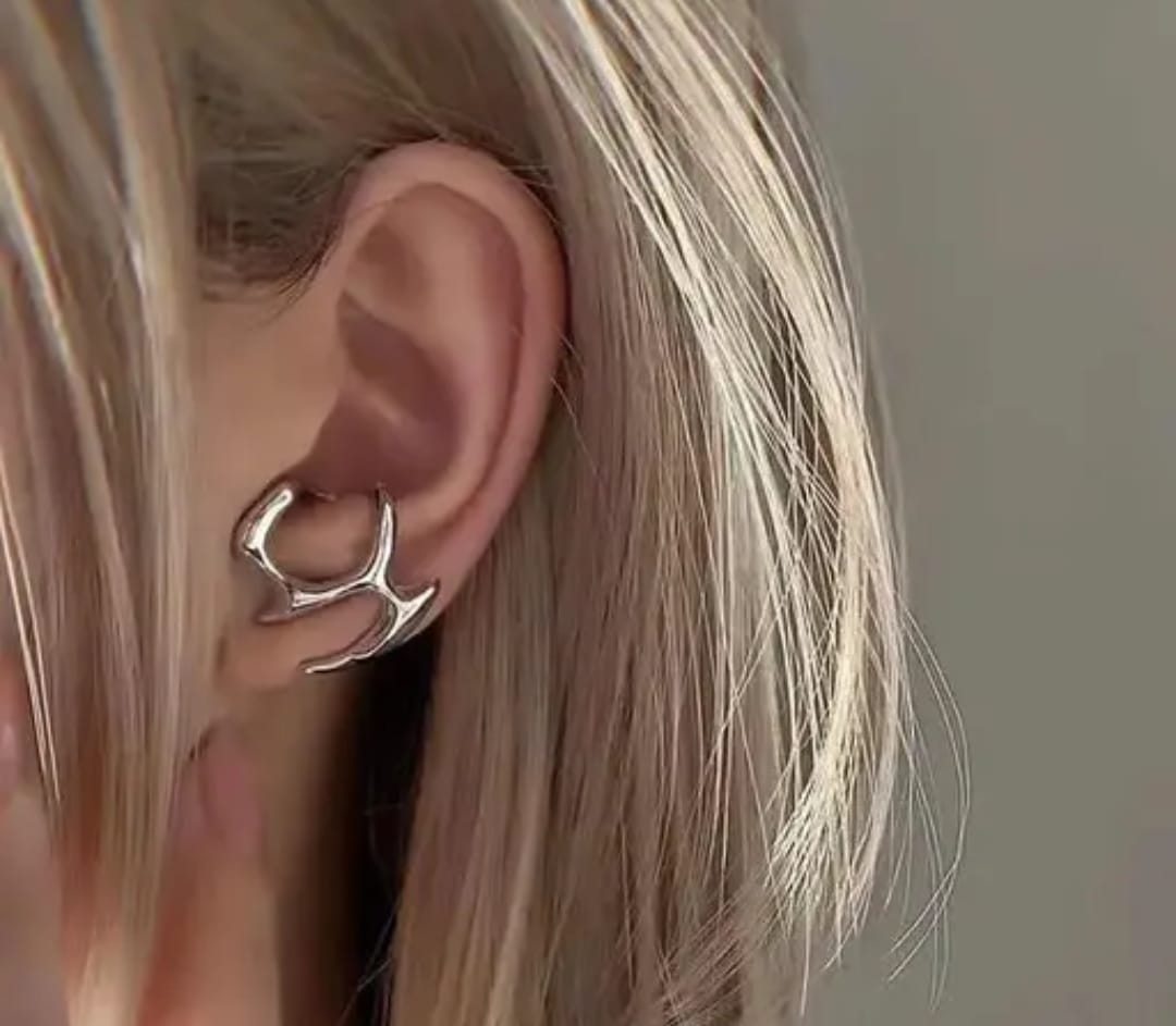 Non - Pierced Thorn Studs - Peppy Chic